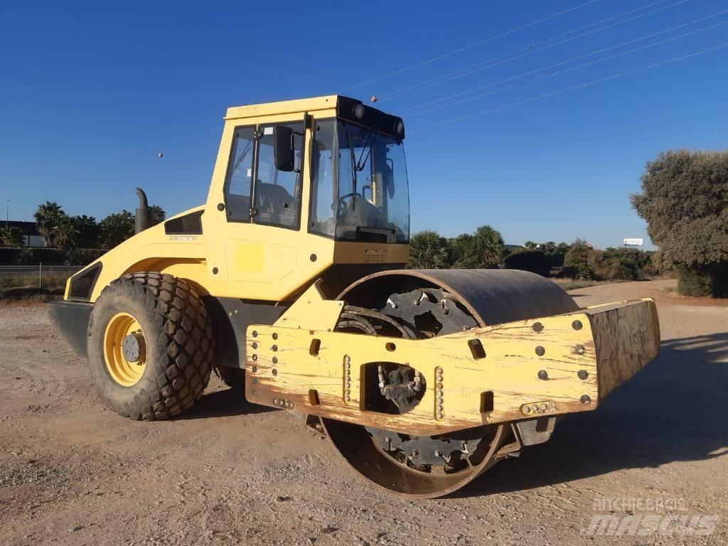 Bomag BW 216 D-4 토양 다짐기