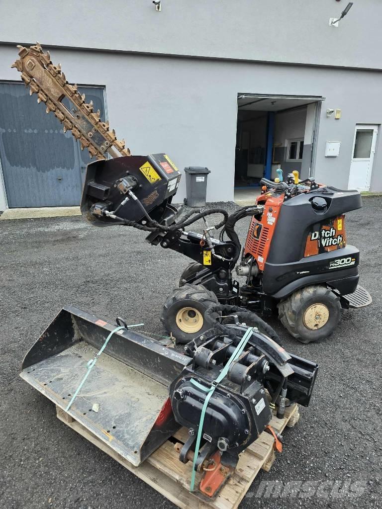Ditch Witch R300 트렌처