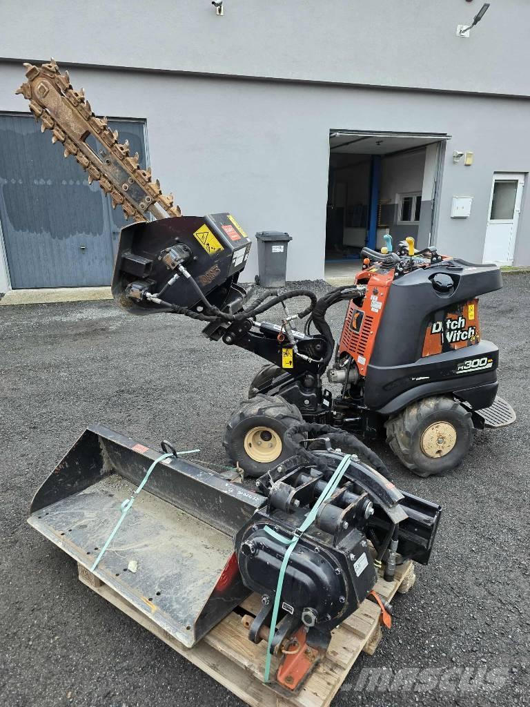Ditch Witch R300 트렌처