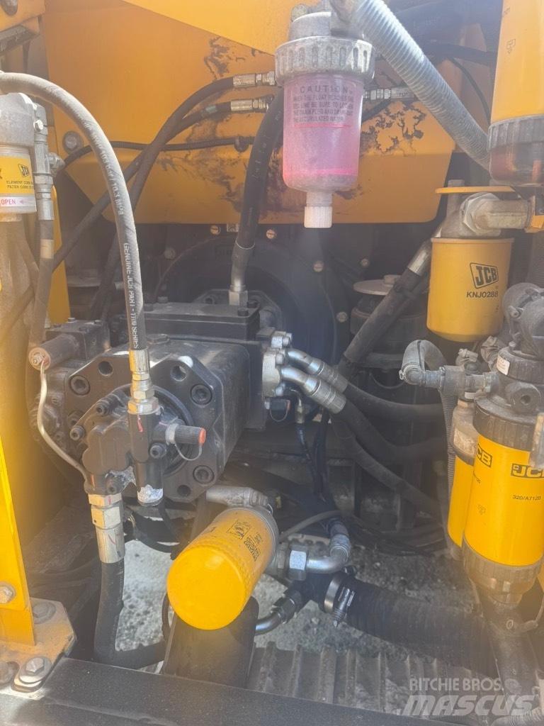 JCB JS 131 LC 대형 굴삭기 29톤 이상