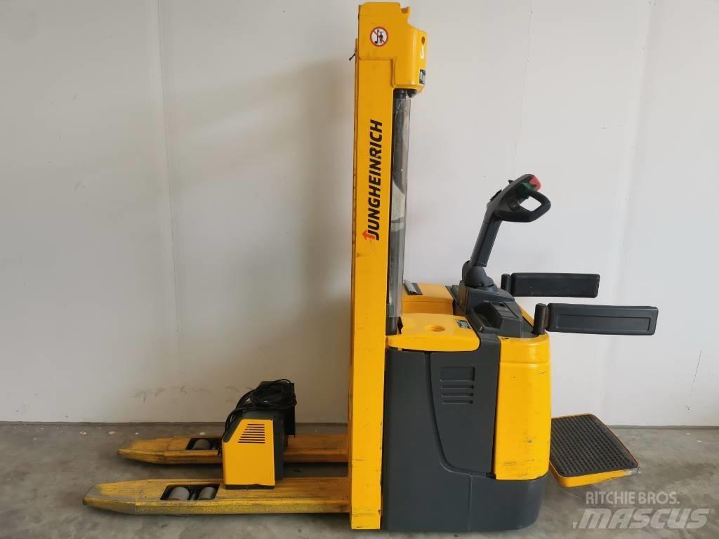 Jungheinrich ERC 214 보행식 리치 지게차
