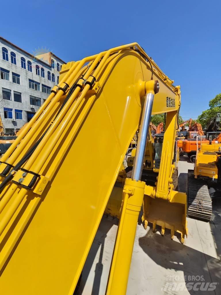 Komatsu PC 220-8 대형 굴삭기 29톤 이상