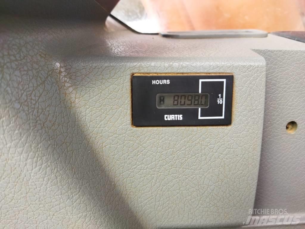 Doosan DX 140 W  휠 굴삭기