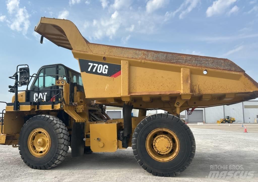 CAT 770 G 연결식 홀러