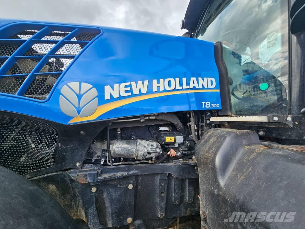 New Holland T 8.300 트랙터