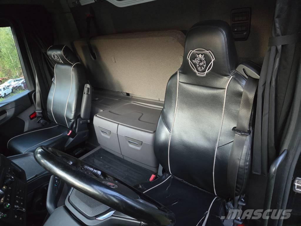 Scania R 450 산림 기계 운반 트럭