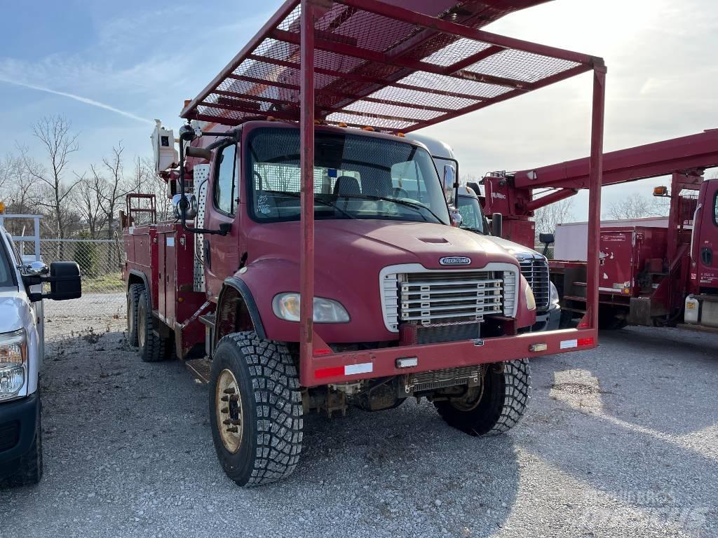 Freightliner M2-106 트럭 탑재 고소작업대