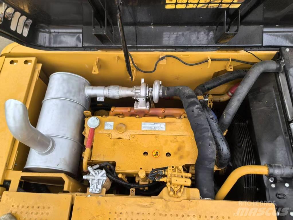 CAT 320D2 중형굴삭기 7톤-28톤