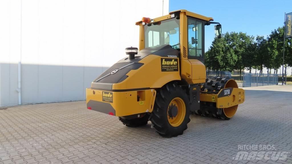 Volvo SD 75 B 싱글 드럼 롤러
