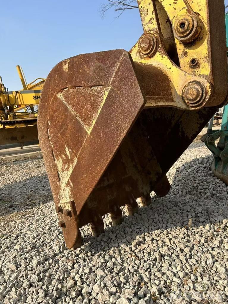 Komatsu PC70 대형 굴삭기 29톤 이상