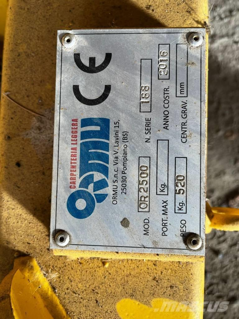  ORMU LAMA NEVE 2500 제설 블레이드 및 제설기