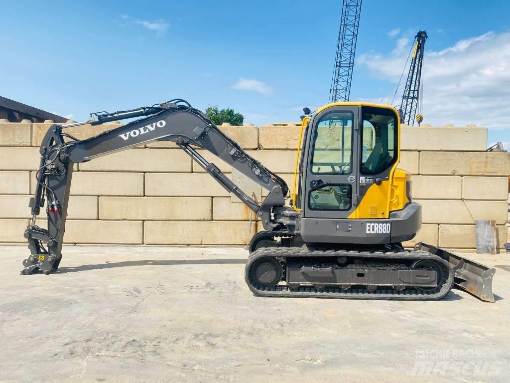 Volvo ECR 88 D 중형굴삭기 7톤-28톤