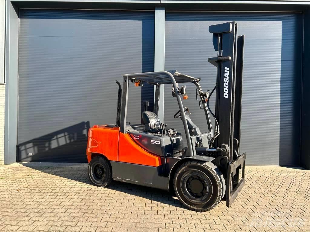 Doosan D50C-5 디젤 지게차