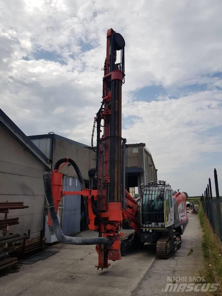 Sandvik DI 550 도로 굴착기
