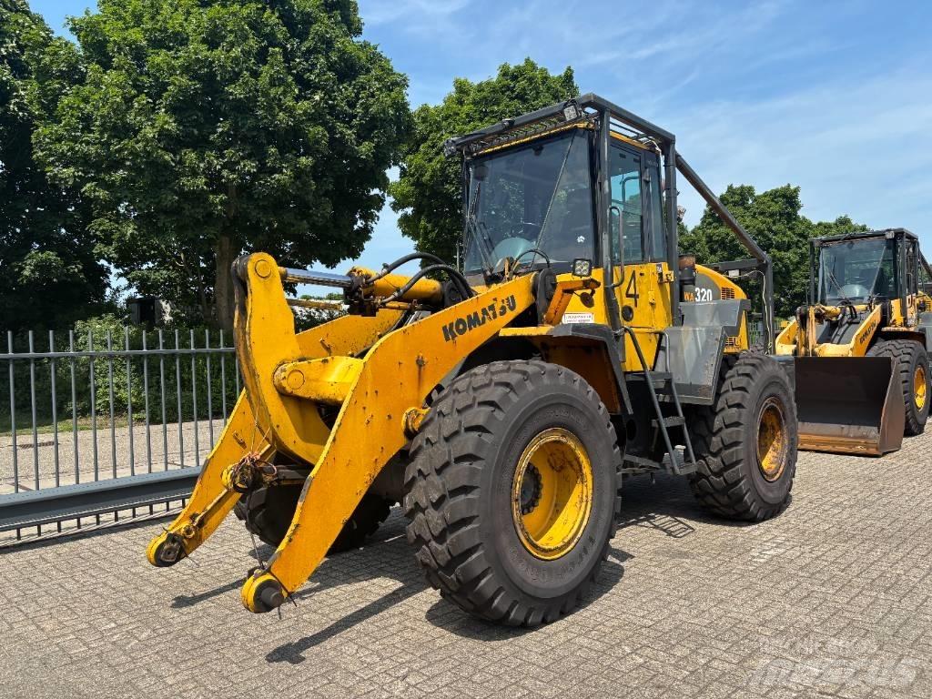Komatsu WA 320-5  휠로우더