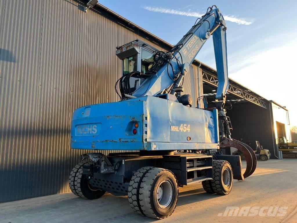 Fuchs MHL454 폐기물/산업 처리기