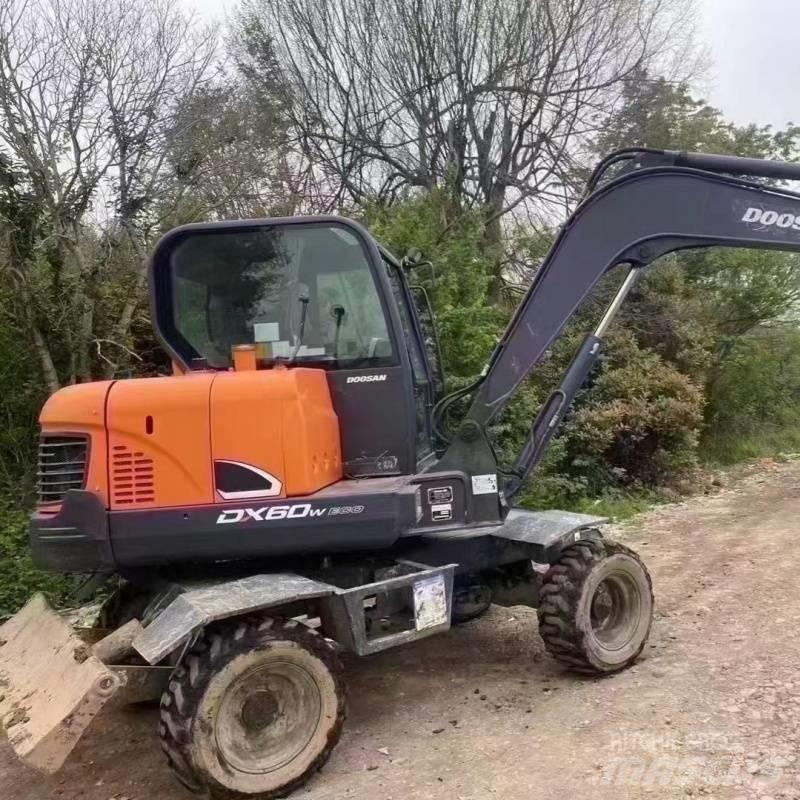 Doosan dx60w  휠 굴삭기