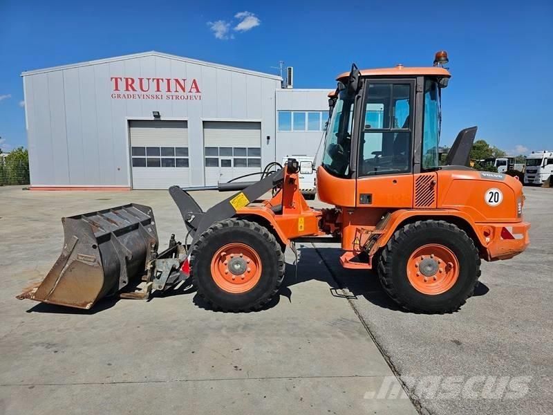 Volvo L 30 G  휠로우더