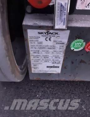 SkyJack SJ III 3226 가위형 리프트