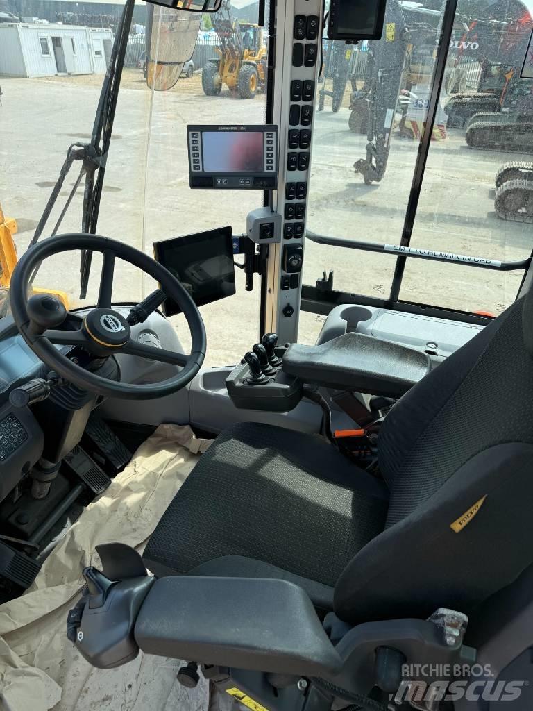 Volvo L 220 H  휠로우더