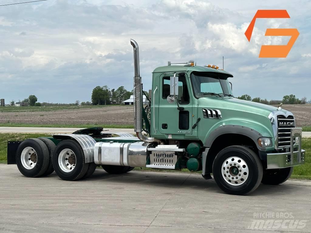 Mack GU713 트랙터 유닛