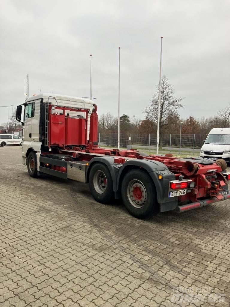 MAN TGX 26.500 6X2 훅 리프트 트럭