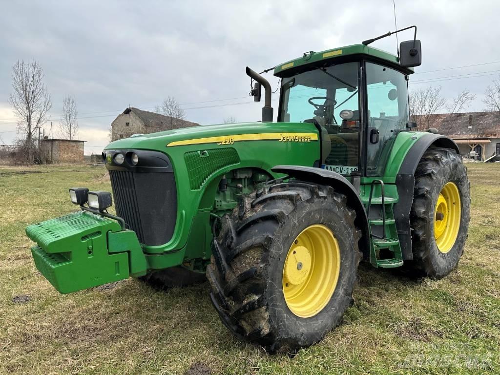 John Deere 8220 트랙터
