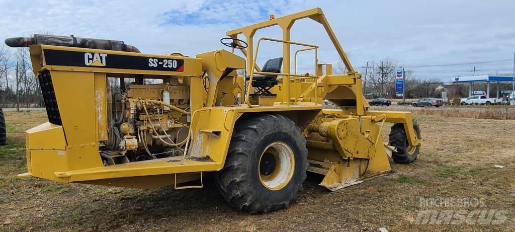 CAT SS 250 B 토양 다짐기