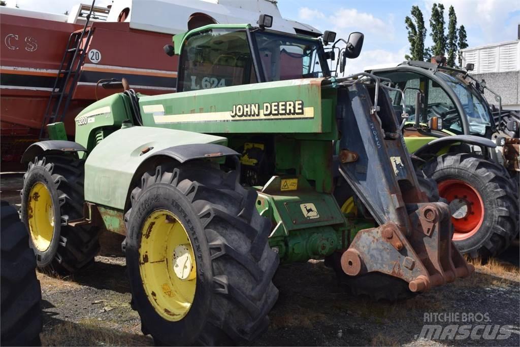 John Deere 3200 견인식 전동이동 리프트