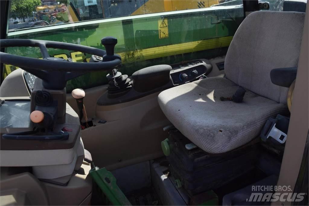 John Deere 3200 견인식 전동이동 리프트