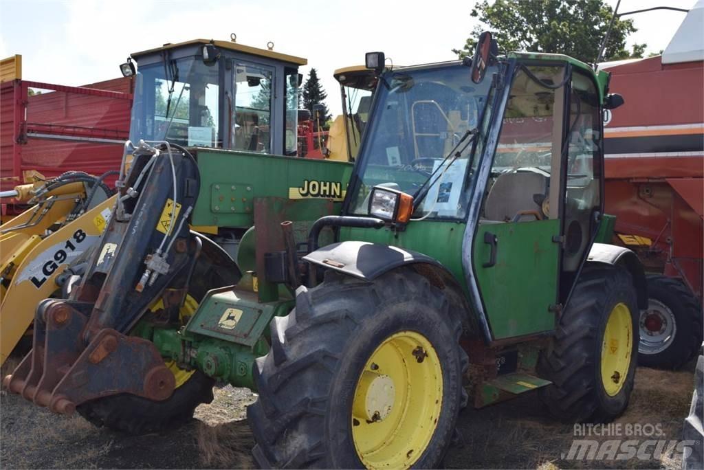 John Deere 3200 견인식 전동이동 리프트