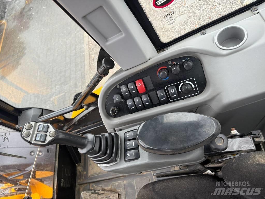 JCB TM 320 농업용 텔레 핸들러