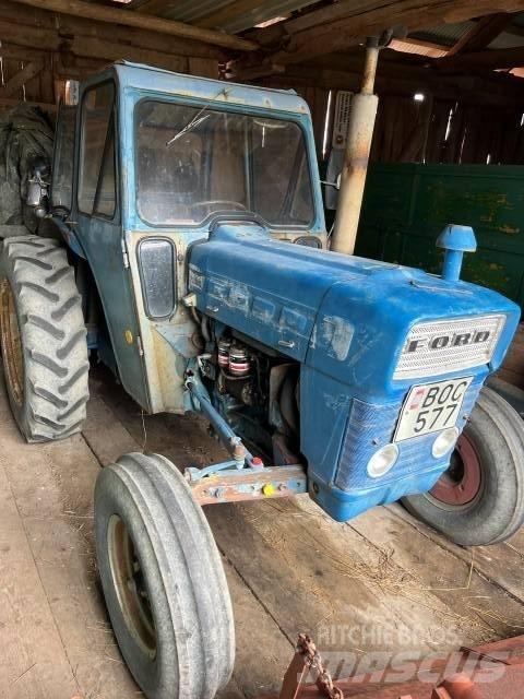 Ford 2000 트랙터