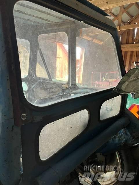 Ford 2000 트랙터