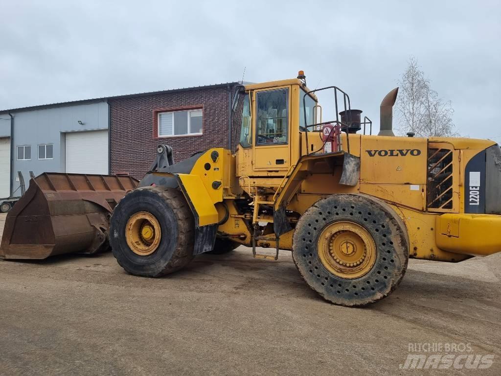 Volvo L 220 E  휠로우더