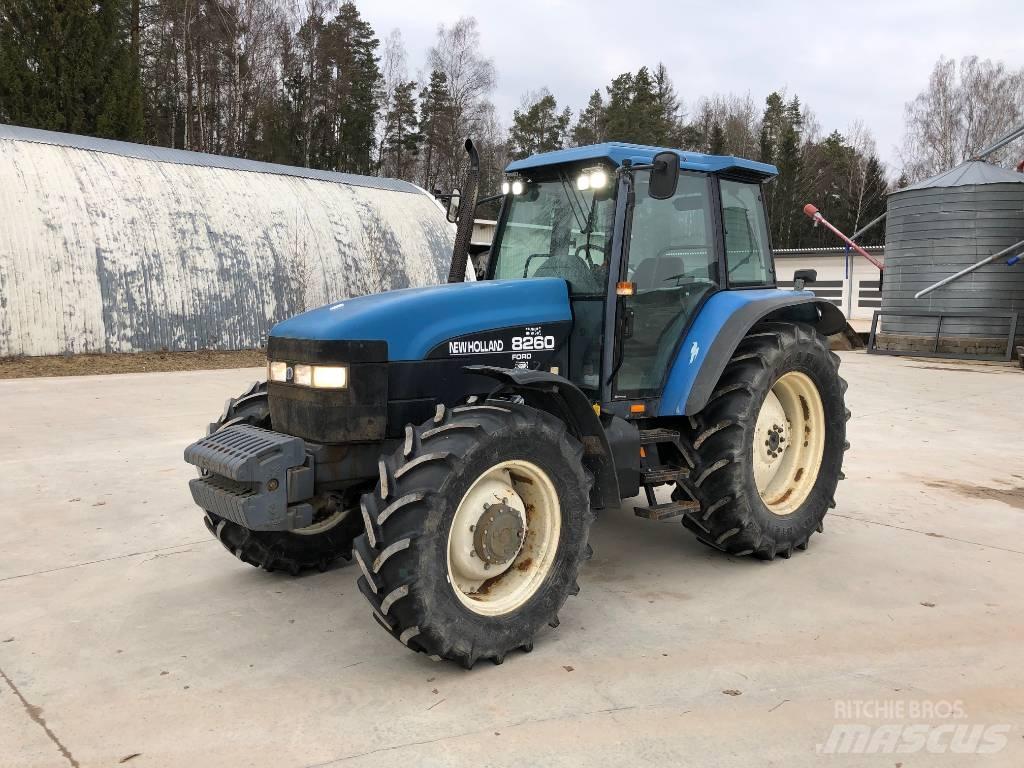 New Holland 8260 트랙터
