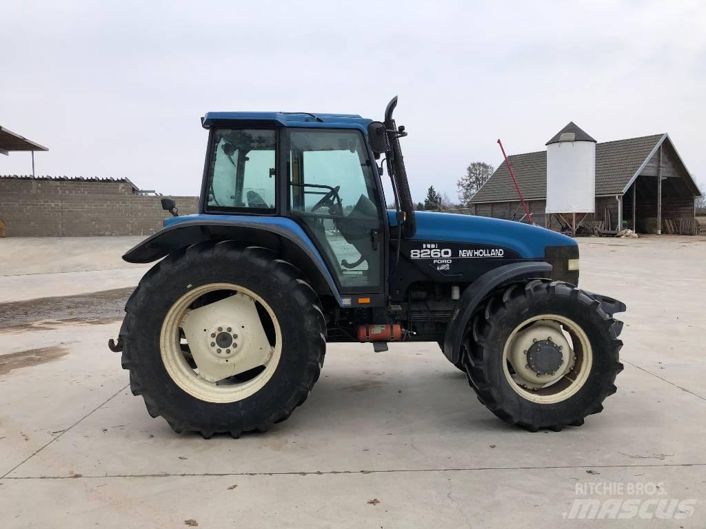New Holland 8260 트랙터