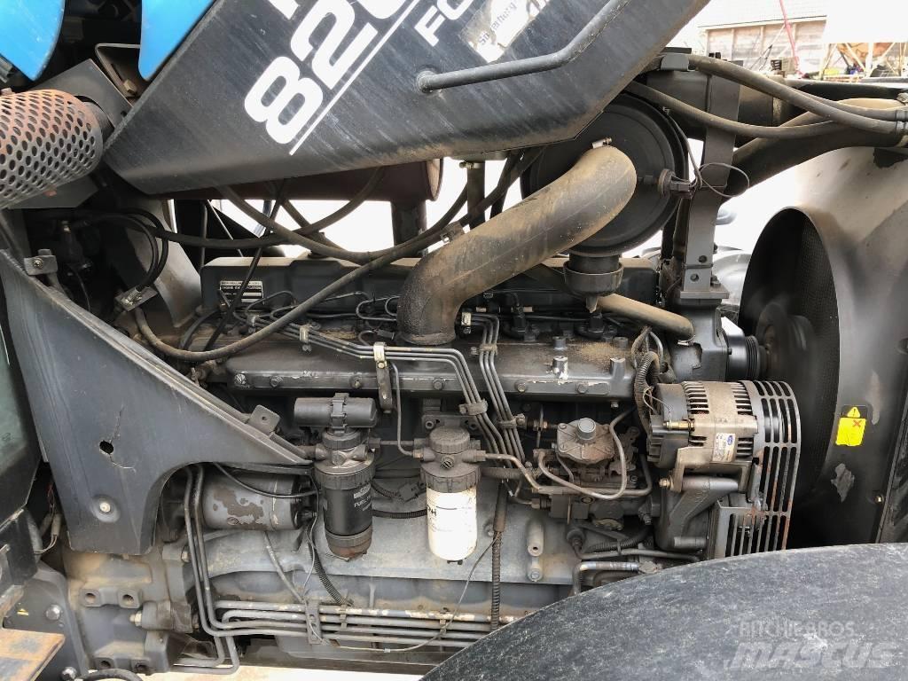 New Holland 8260 트랙터