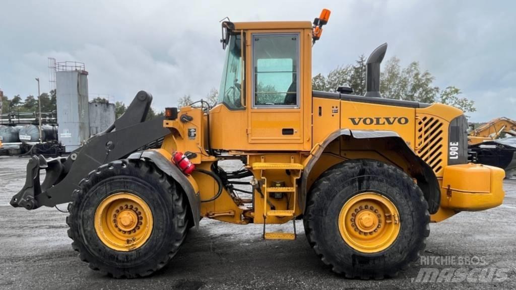 Volvo L 90 E  휠로우더