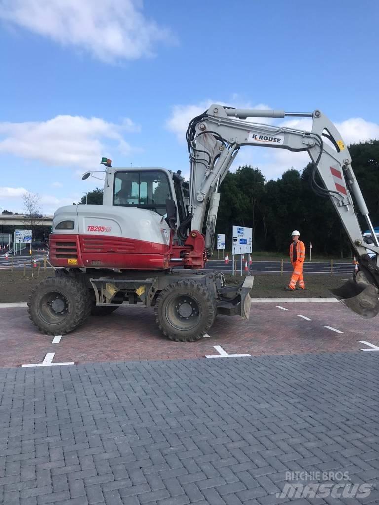 Takeuchi TB295W  휠 굴삭기