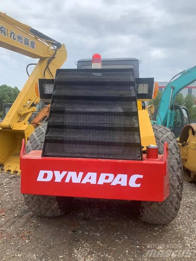Dynapac CA251D 싱글 드럼 롤러