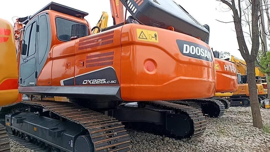 Doosan 225 LC-9 대형 굴삭기 29톤 이상