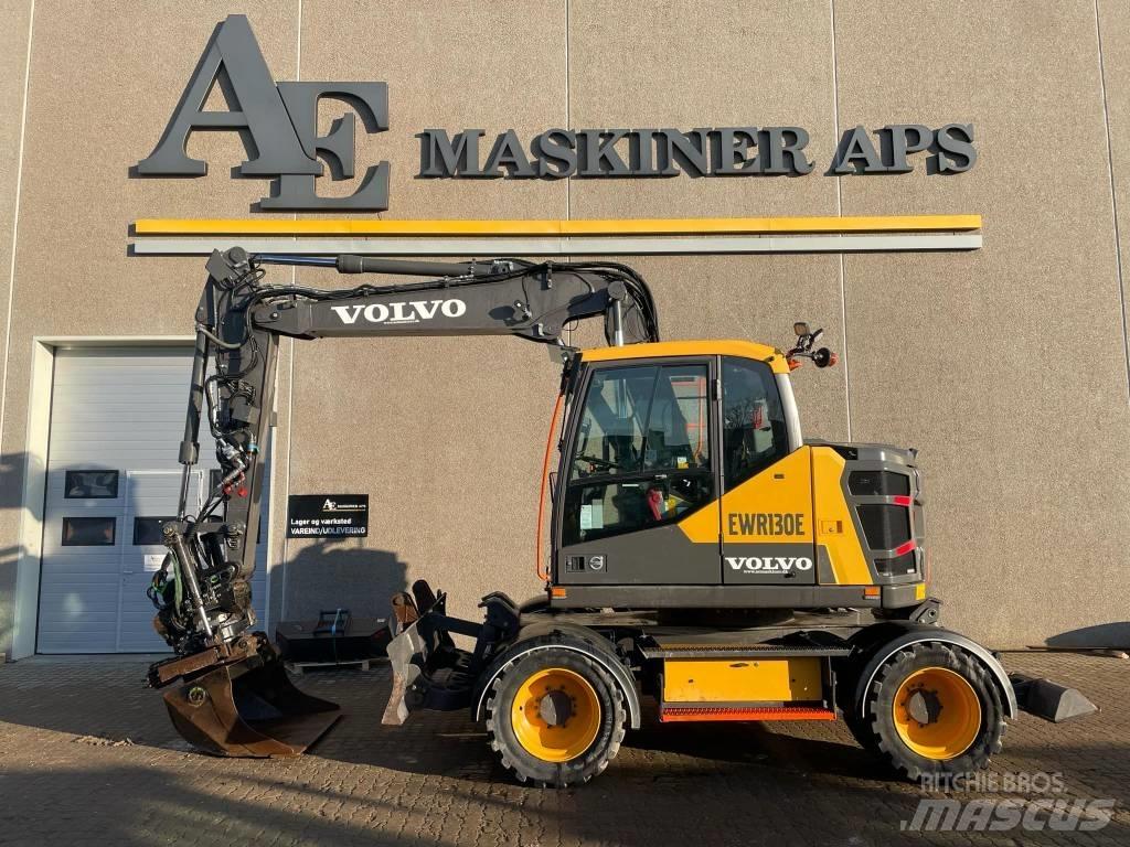 Volvo EWR130E  휠 굴삭기