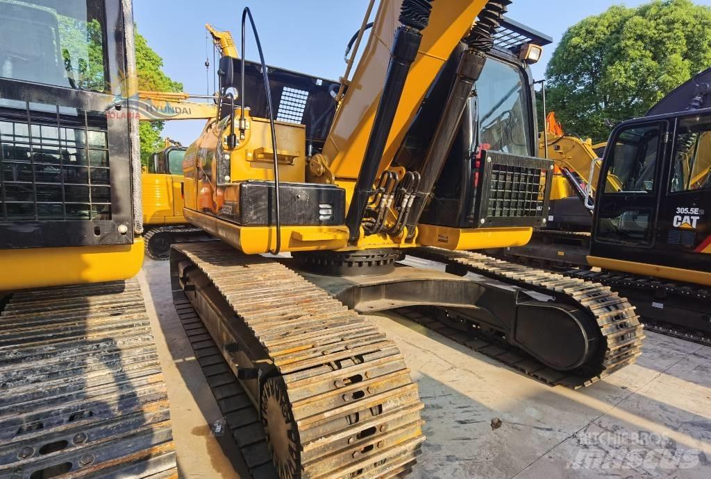 CAT 320 D L 대형 굴삭기 29톤 이상