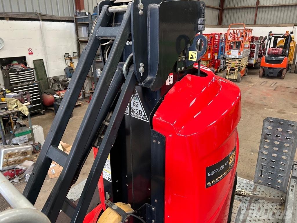 Manitou 100 VJR 인원/화물 앨리베이터