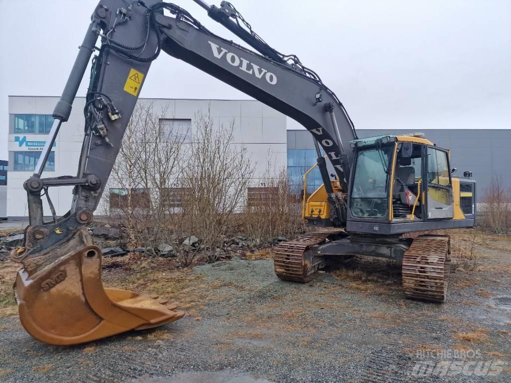 Volvo 220E 대형 굴삭기 29톤 이상