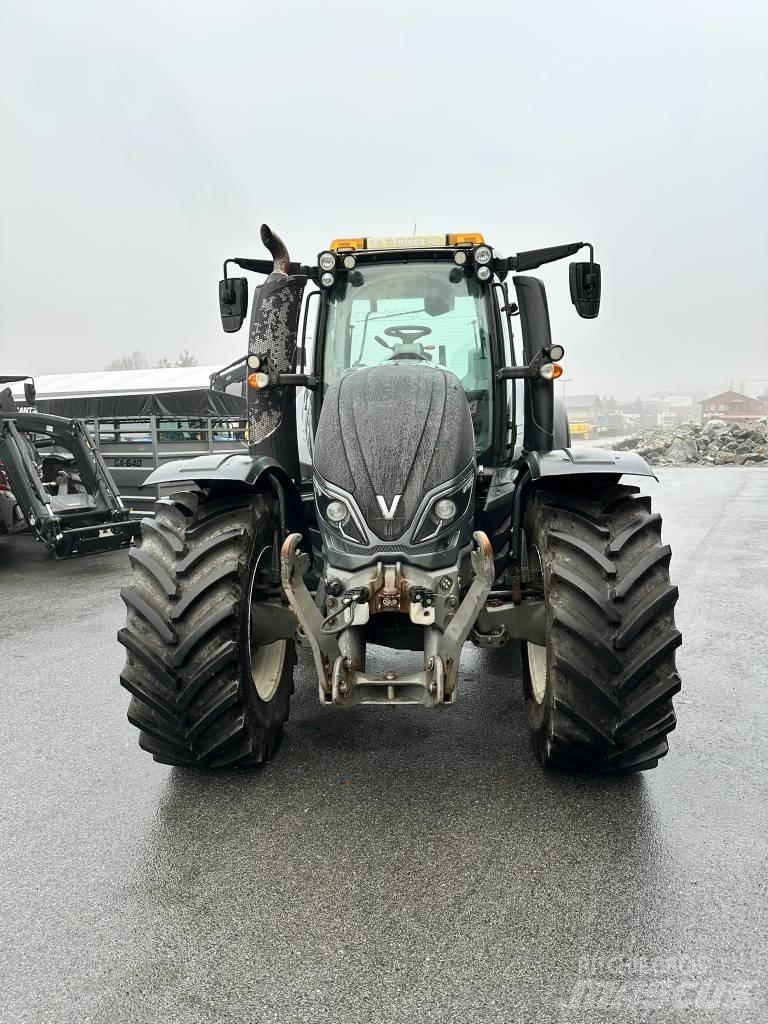 Valtra T 214 D 트랙터