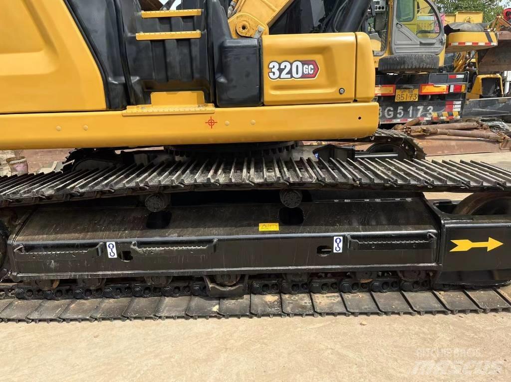 CAT 320 GC 대형 굴삭기 29톤 이상