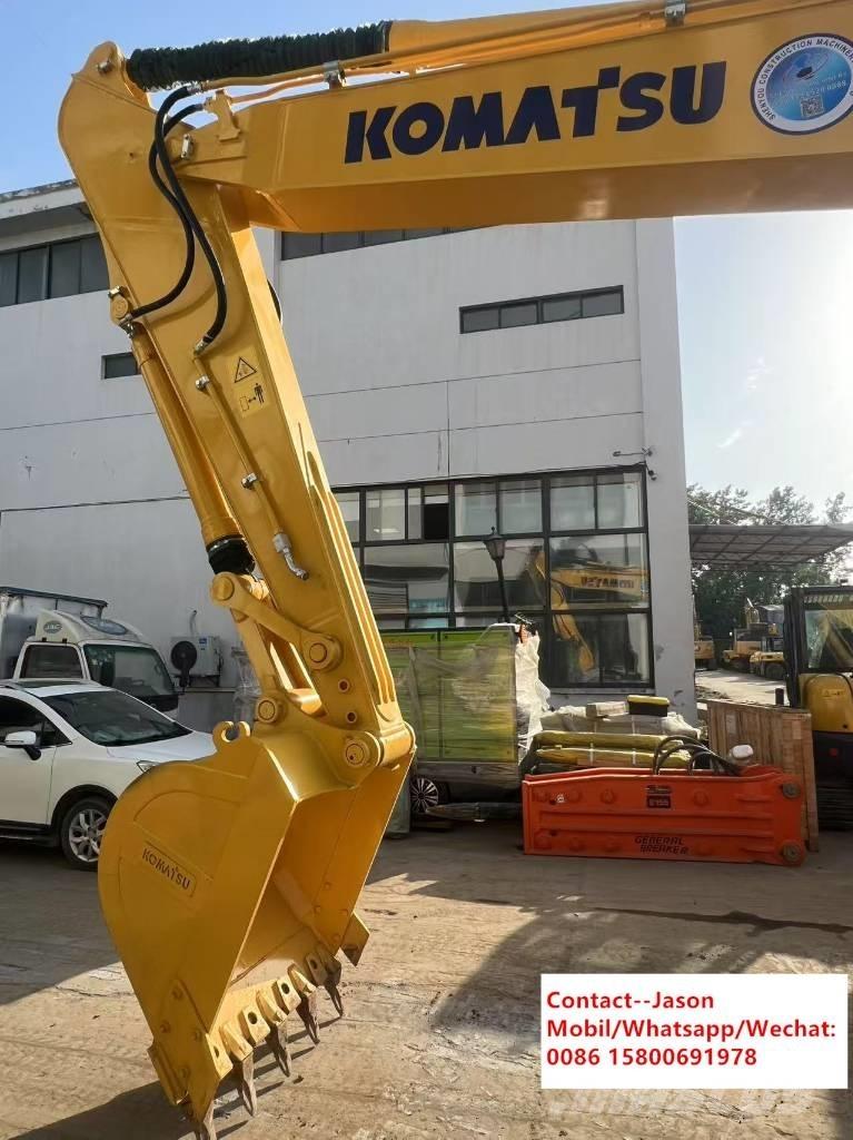 Komatsu PC 220-8 대형 굴삭기 29톤 이상