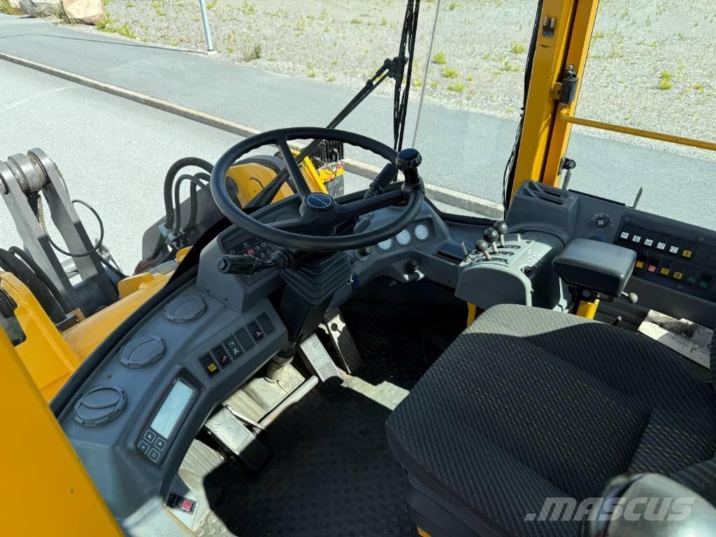 Volvo L 70 C  휠로우더